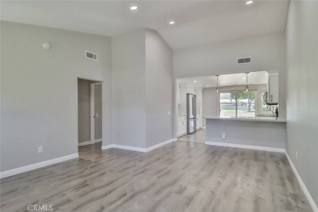 Camarillo, CA 93012,8152 Village 8