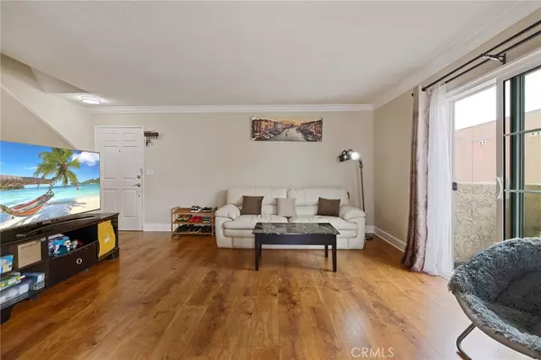 Van Nuys, CA 91406,7045 Woodley AVE #120