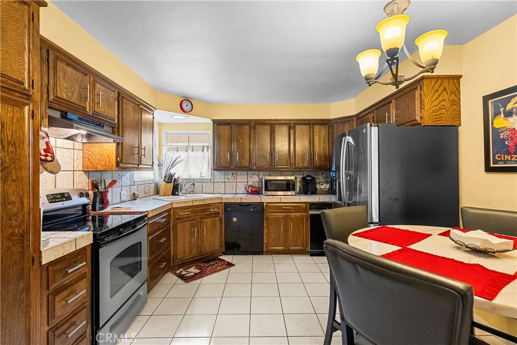 North Hills, CA 91343,16427 Nordhoff ST