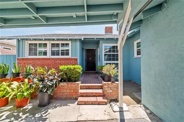 North Hollywood, CA 91605,7426 Lemp AVE