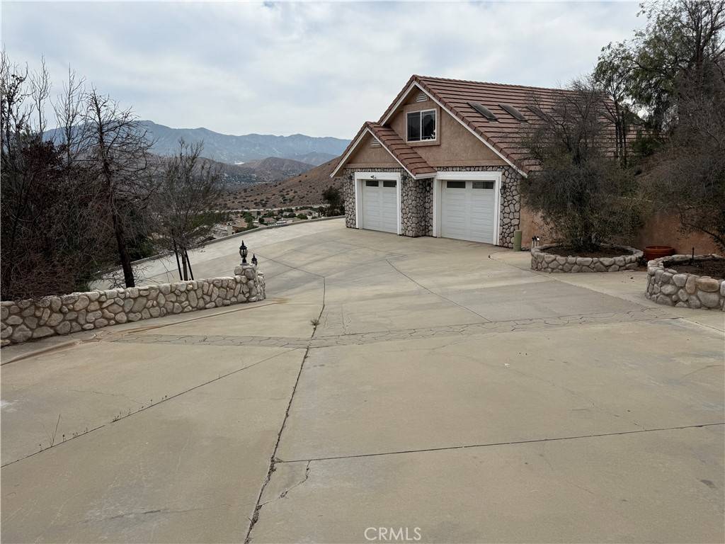 Acton, CA 93510,33710 Santiago RD