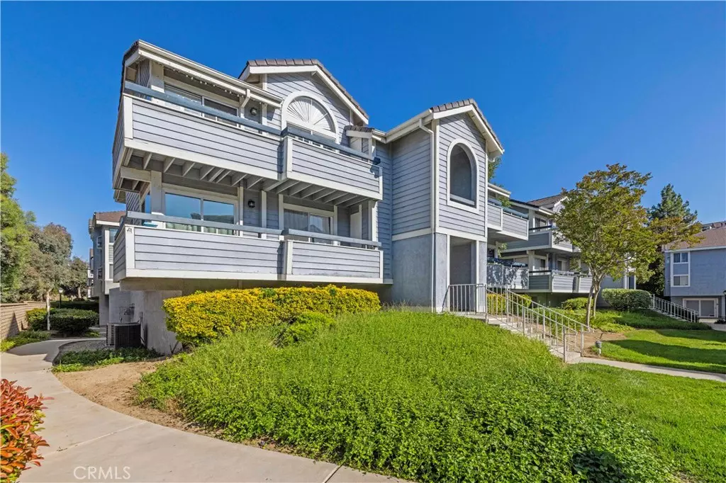 Canyon Country, CA 91351,26966 Flo LN #318
