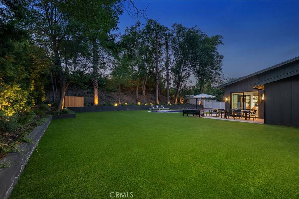 Woodland Hills, CA 91364,20215 Lorenzana DR