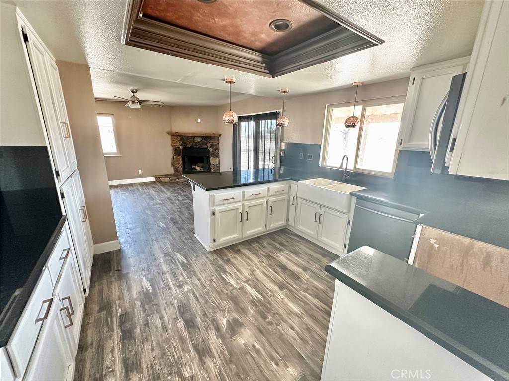 Apple Valley, CA 92307,15395 Apache RD