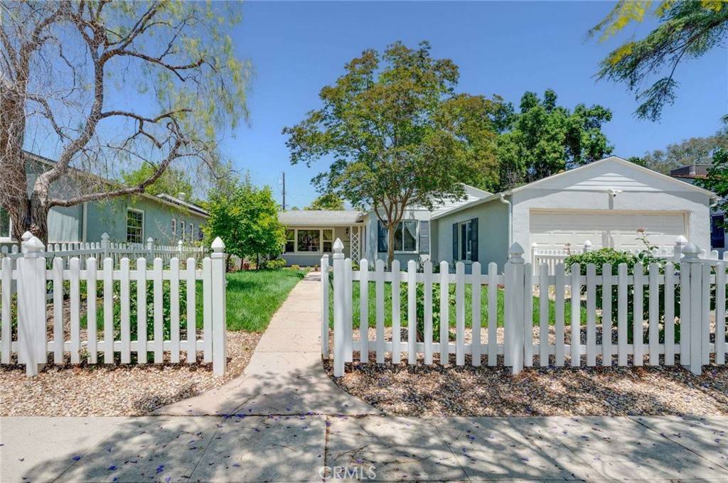 11653 Weddington ST, Valley Village, CA 91601