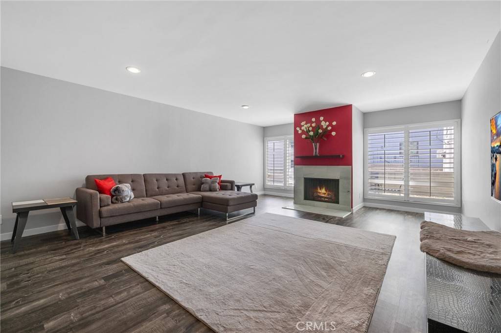 Sherman Oaks, CA 91403,14506 Benefit ST #103