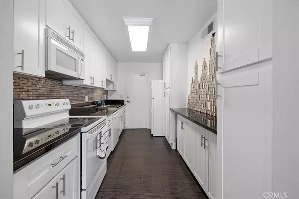 Sherman Oaks, CA 91403,14506 Benefit ST #103