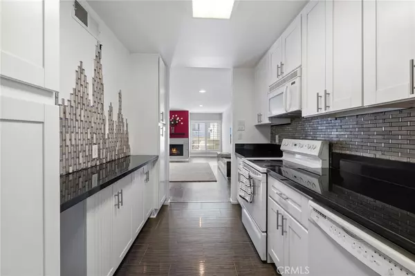 Sherman Oaks, CA 91403,14506 Benefit ST #103