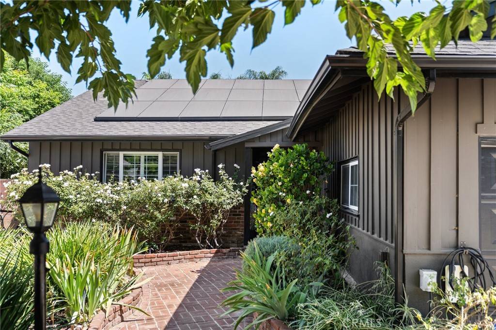 Reseda, CA 91335,17949 Archwood ST