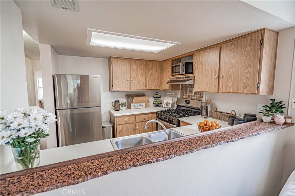 Canyon Country, CA 91351,18209 Sierra #45