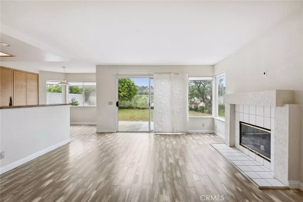 Calabasas, CA 91302,24687 Calle Largo