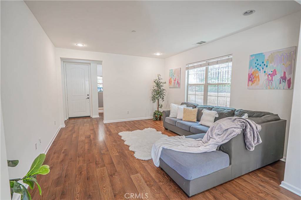 Saugus, CA 91350,21836 Moveo DR