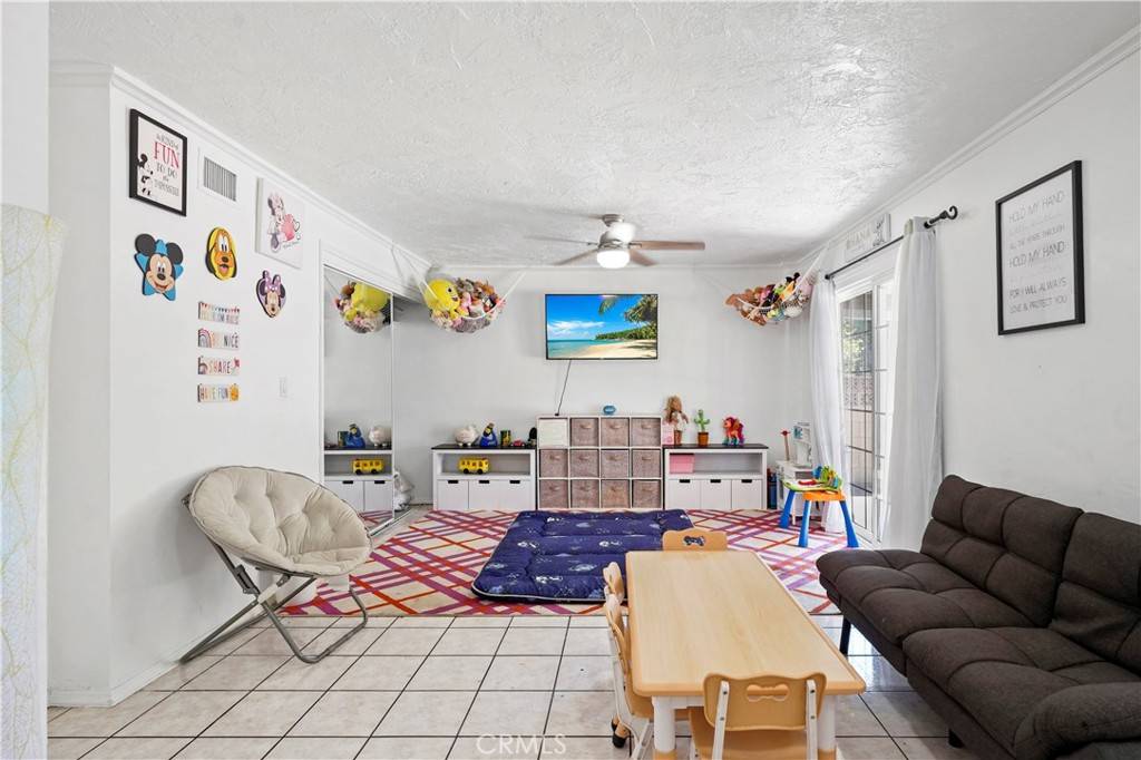 Sun Valley, CA 91352,9021 Oneida AVE