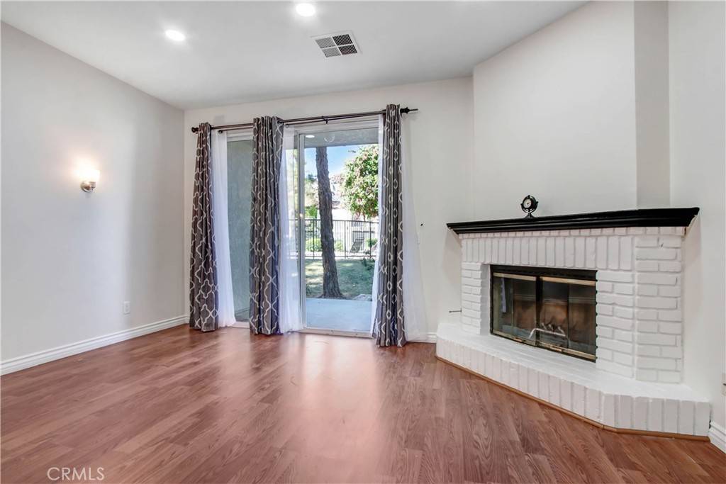 Calabasas, CA 91302,5606 Las Virgenes Road #62
