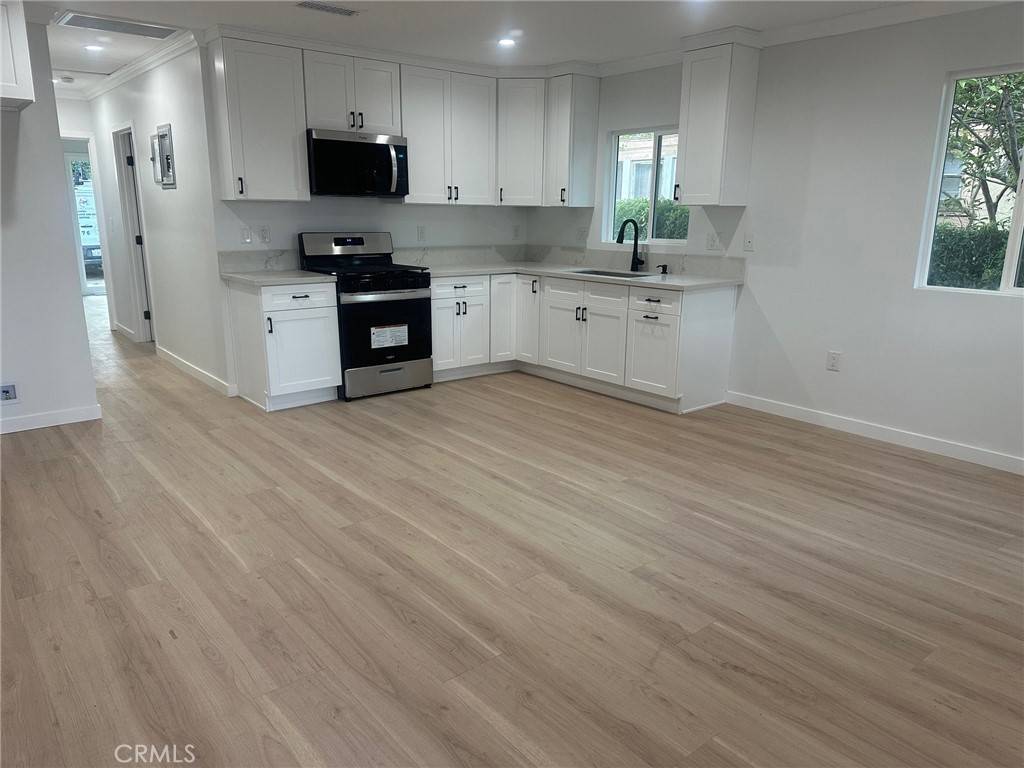 San Fernando, CA 91340,617 S Brand BLVD