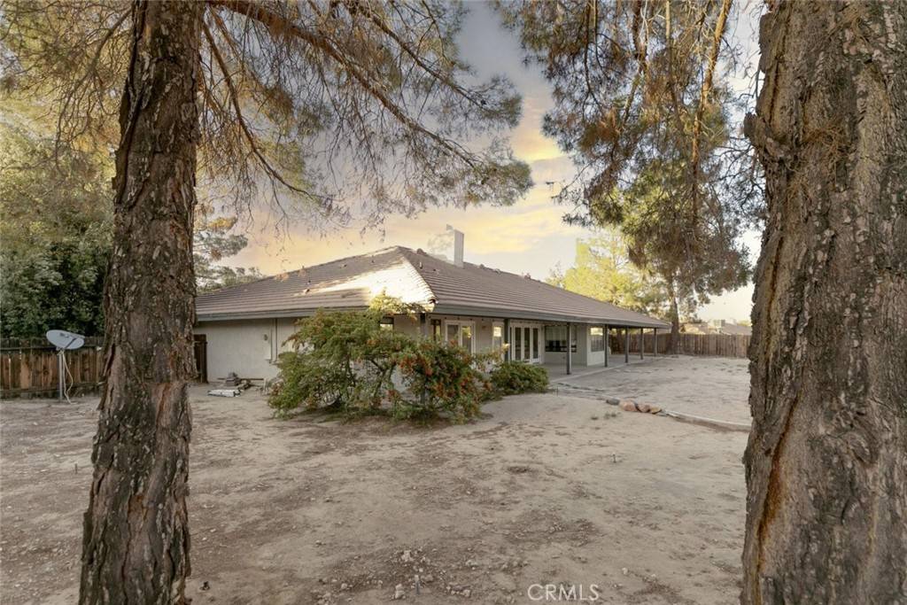 19355 Tomahawk RD, Apple Valley, CA 92307