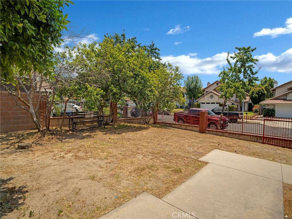 Sylmar, CA 91342,11401 Sunburst ST