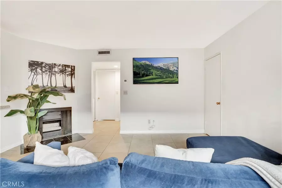 9038 Orion AVE #107, North Hills, CA 91343