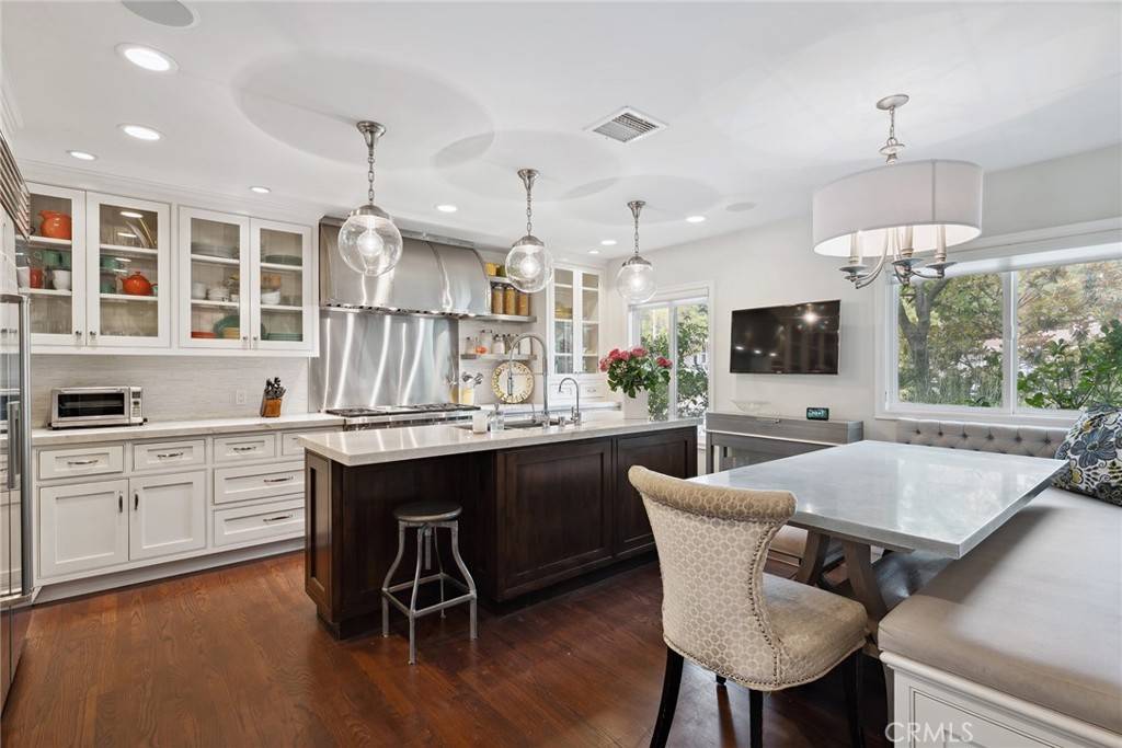 Tarzana, CA 91356,4520 El Caballero DR