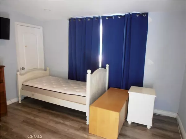 Reseda, CA 91335,7518 Beckford AVE