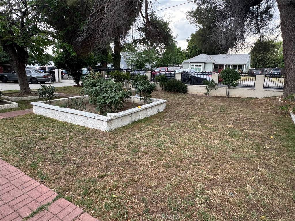 Reseda, CA 91335,7518 Beckford AVE