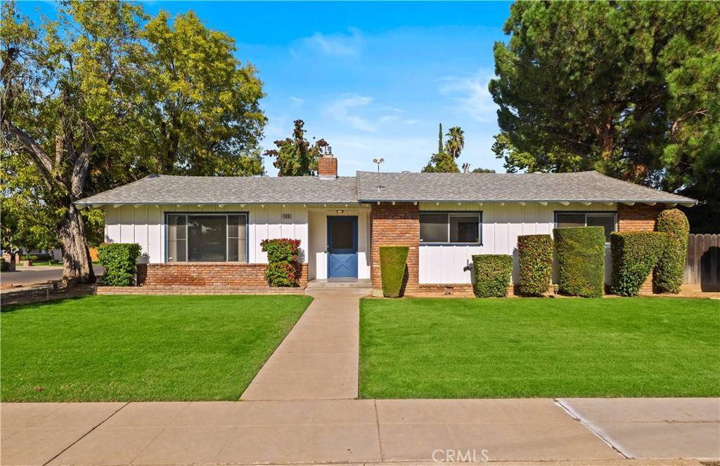 190 W Dovewood LN, Fresno, CA 93704