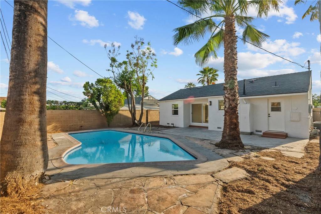7814 Ben AVE, North Hollywood, CA 91605