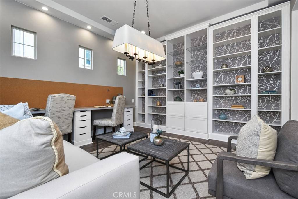 West Hills, CA 91304,23942 Schoenborn ST