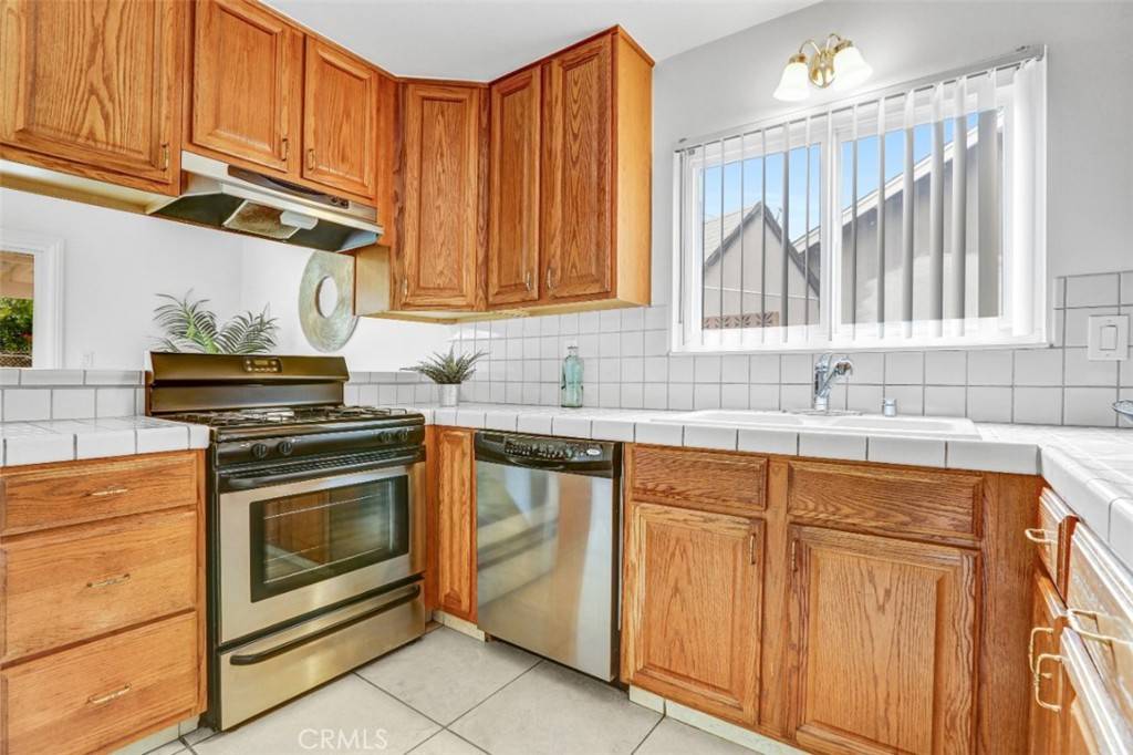 Canyon Country, CA 91351,27142 Langside AVE