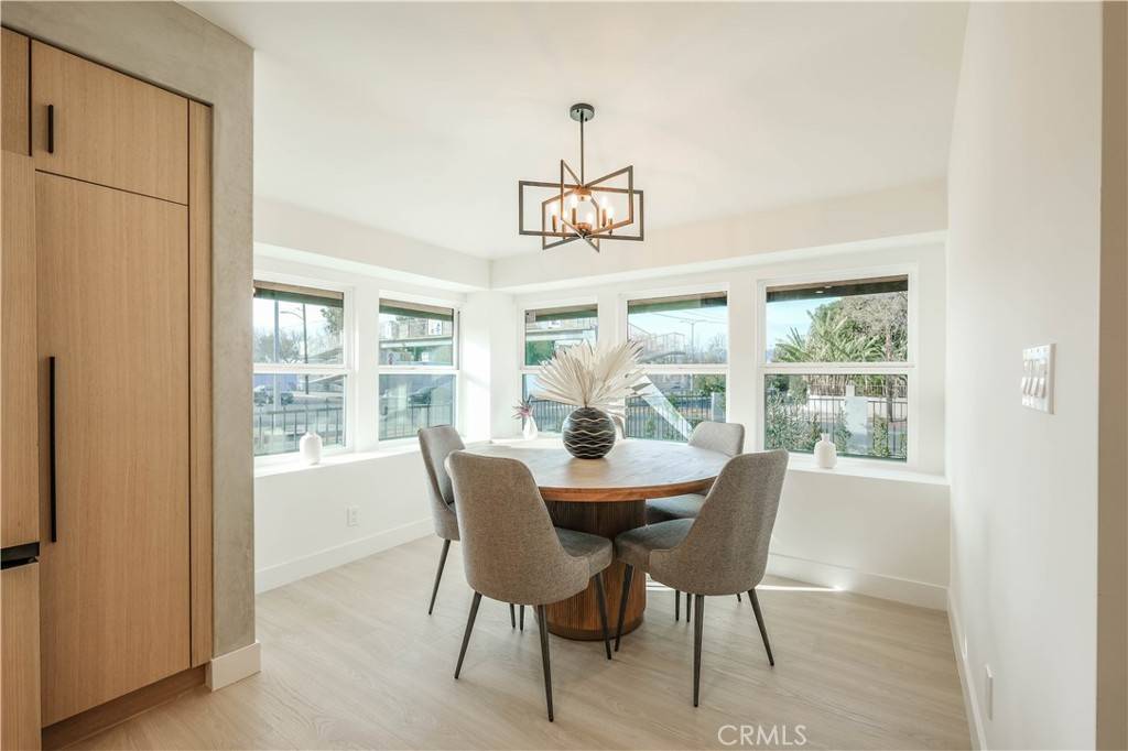 Tarzana, CA 91356,18848 Collins ST