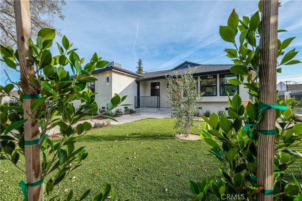 18848 Collins ST, Tarzana, CA 91356