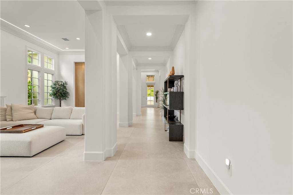 Calabasas, CA 91302,25410 PRADO DE LAS BELLOTAS
