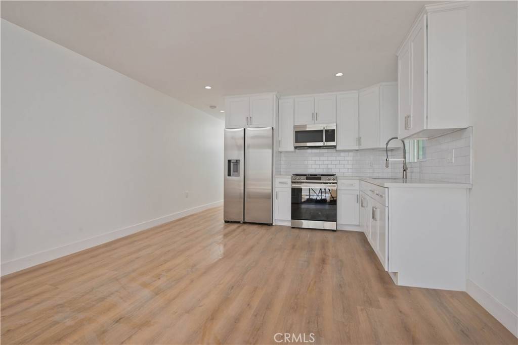 6962 Shoshone AVE, Lake Balboa, CA 91406