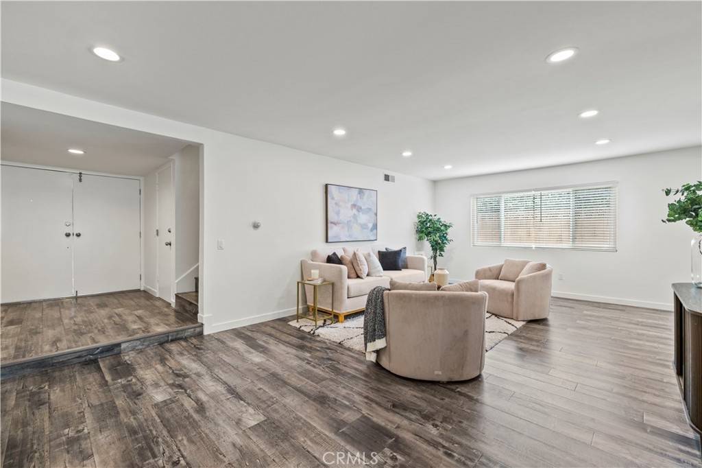 Tarzana, CA 91335,18220 Domino ST