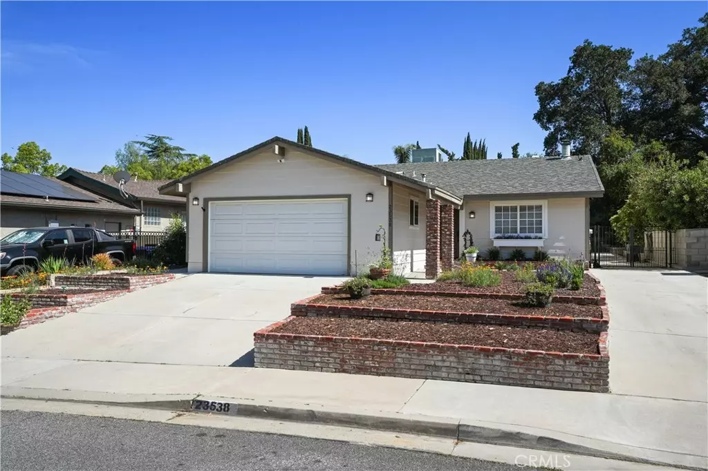 Newhall, CA 91321,23538 Arlen DR