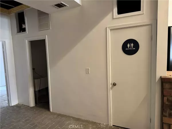 Los Angeles, CA 90022,4641 Telegraph RD