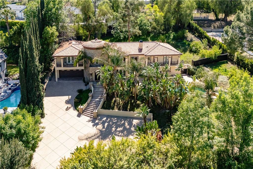 Tarzana, CA 91356,19554 Wells DR