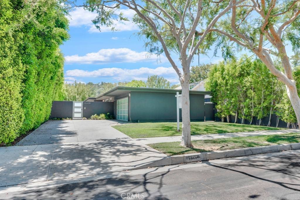11230 Dilling ST, Studio City, CA 91602