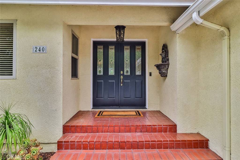 Oak View, CA 93022,240 Portal ST