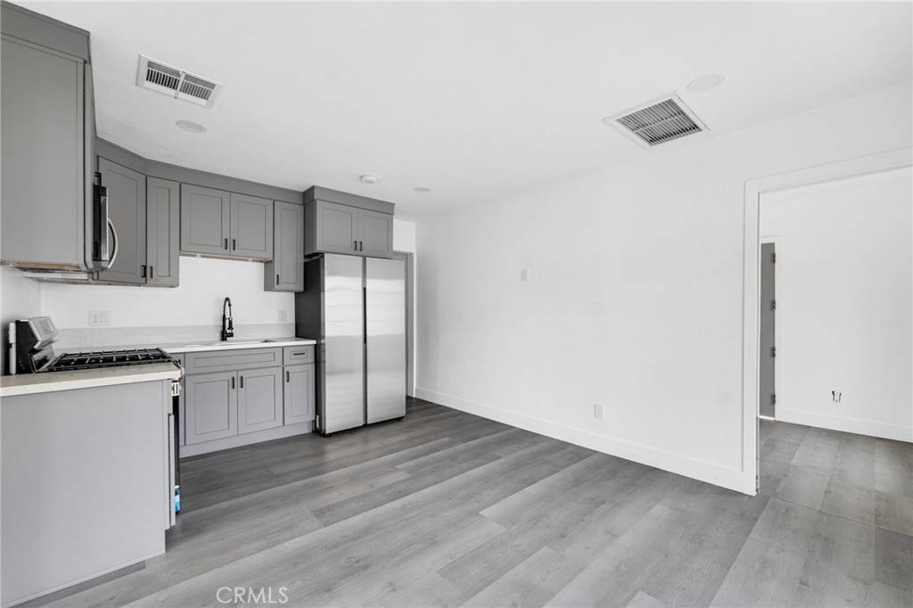 Inglewood, CA 90304,10527 Burin Ave