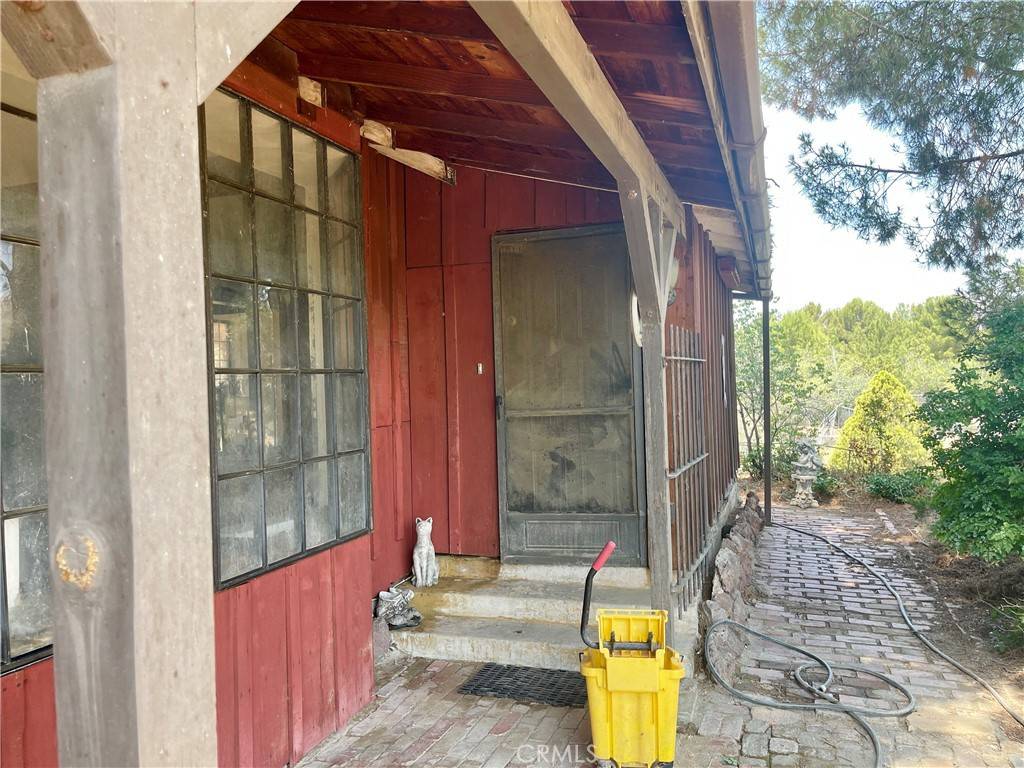 Agua Dulce, CA 91390,32401 Barber RD