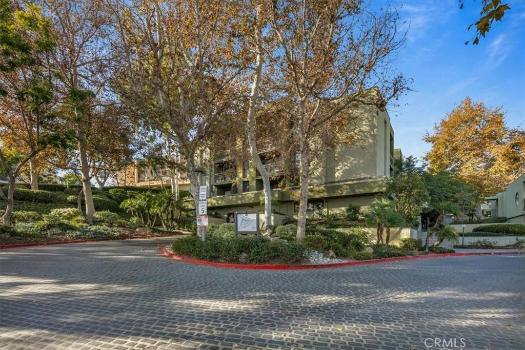 898 Temple #125, Los Angeles, CA 90042