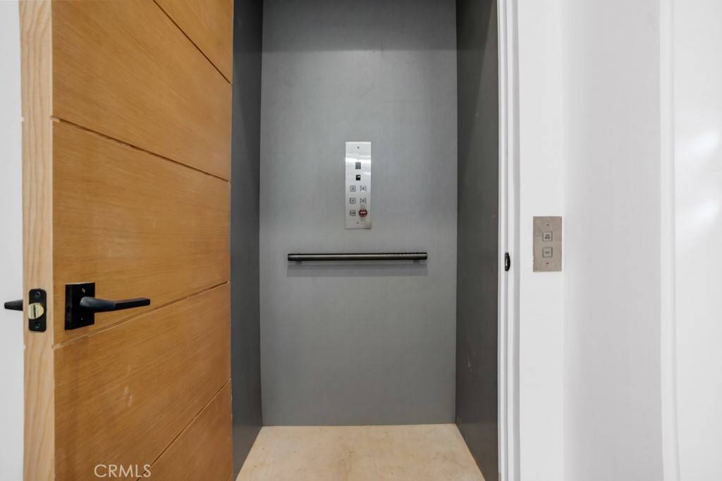 Sherman Oaks, CA 91403,14899 Round Valley