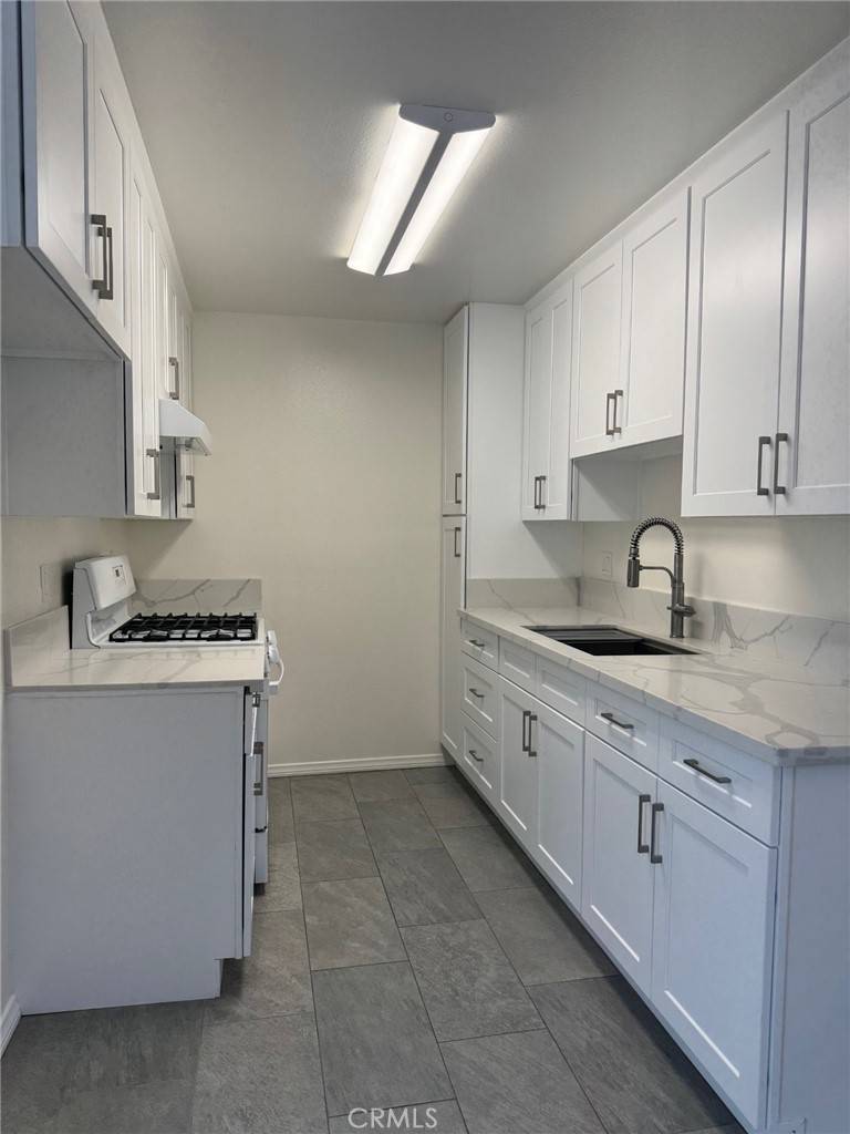 Canoga Park, CA 91303,7039 Remmet AVE #I