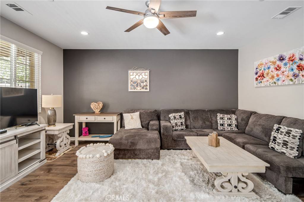 Palmdale, CA 93551,37436 Umbrella