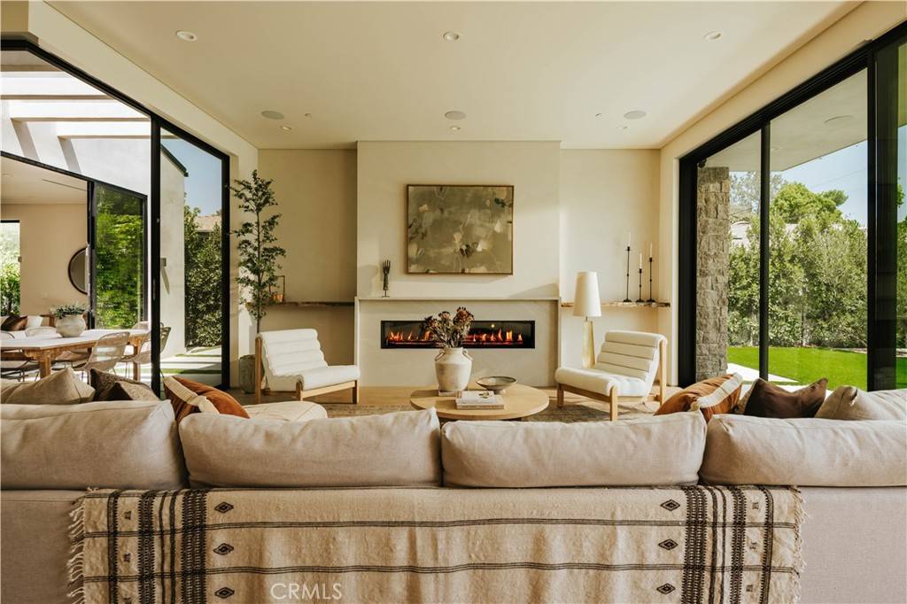 Valley Village, CA 91602,11556 Blix ST