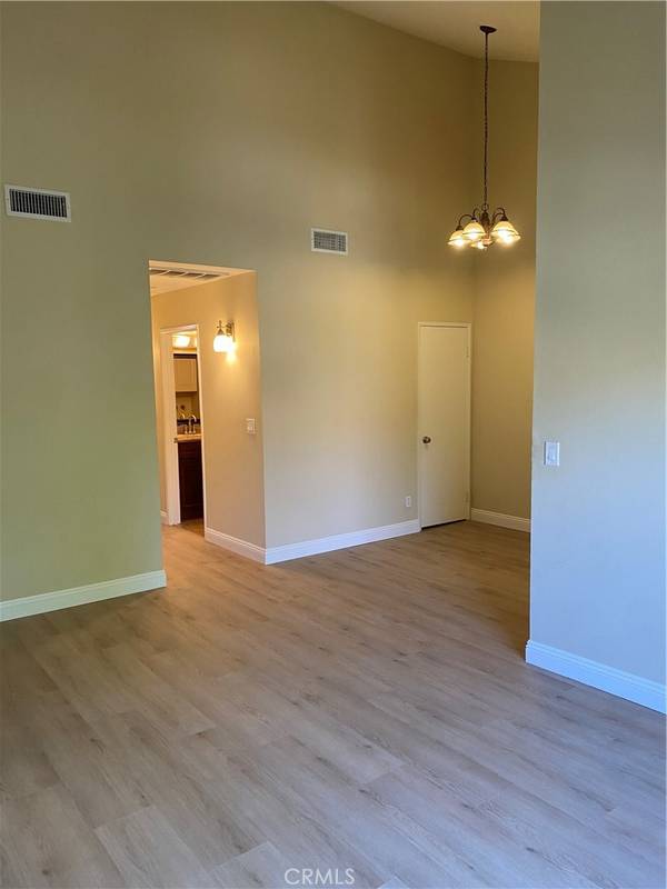 Canyon Country, CA 91387,27979 Sarabande LN #250