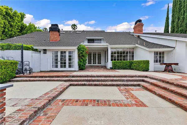 Encino, CA 91316,17437 Tarzana ST