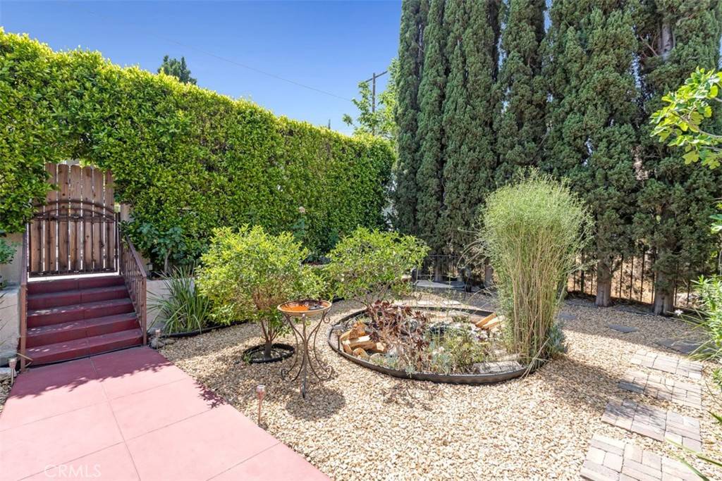 Tujunga, CA 91042,10447 Helendale AVE