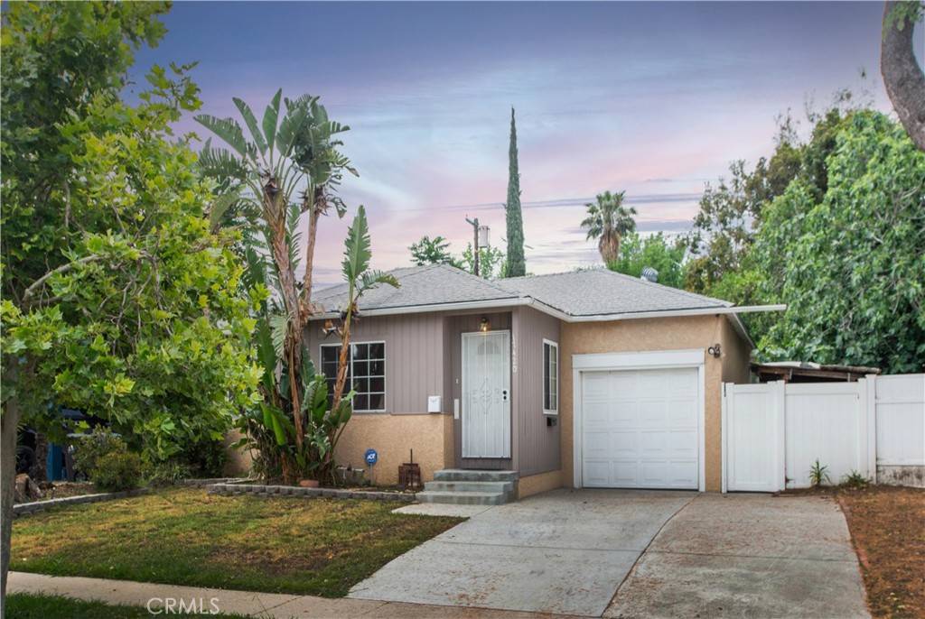 17420 Collins ST, Encino, CA 91316